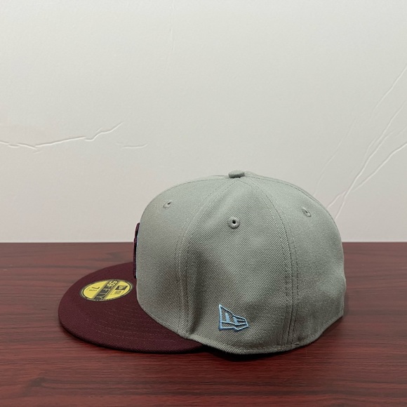 New Era, 59Fifty Fitted Hat, New York Yankees, Grey & Burgundy - Picture 5 of 10